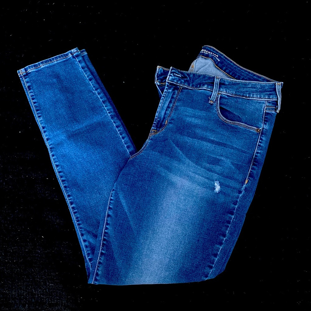 Brand: OLD NAVY ROCKSTAR MID-RISE JEANS
